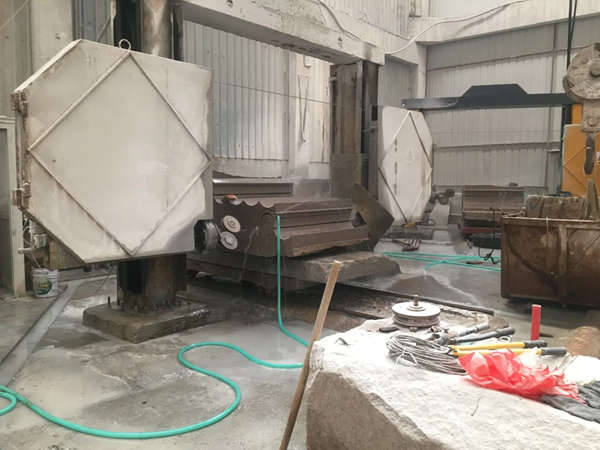 Diamond Wire Saw Machine Cutting